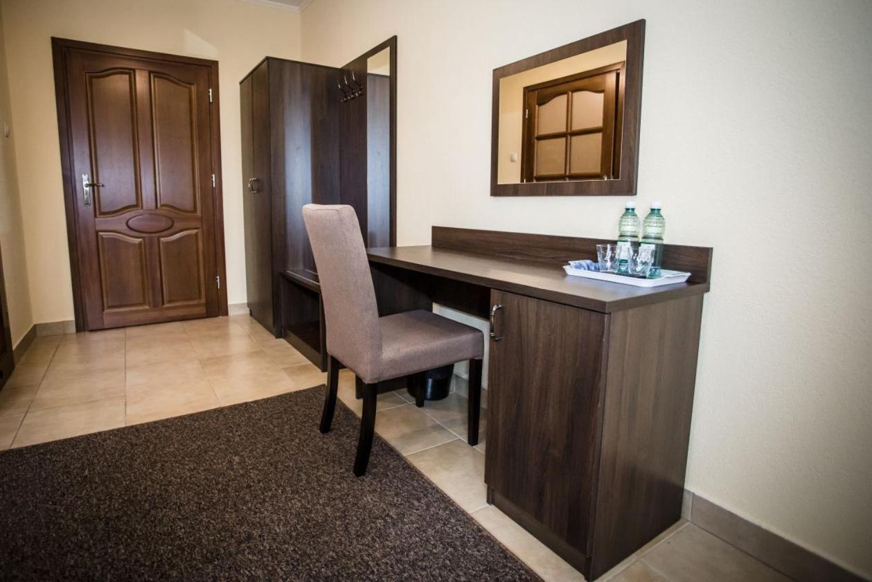 Stary Lwow Bed and Breakfast Korczyna  Buitenkant foto