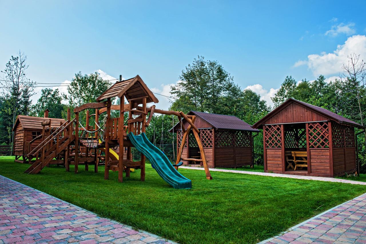 Stary Lwow Bed and Breakfast Korczyna  Buitenkant foto