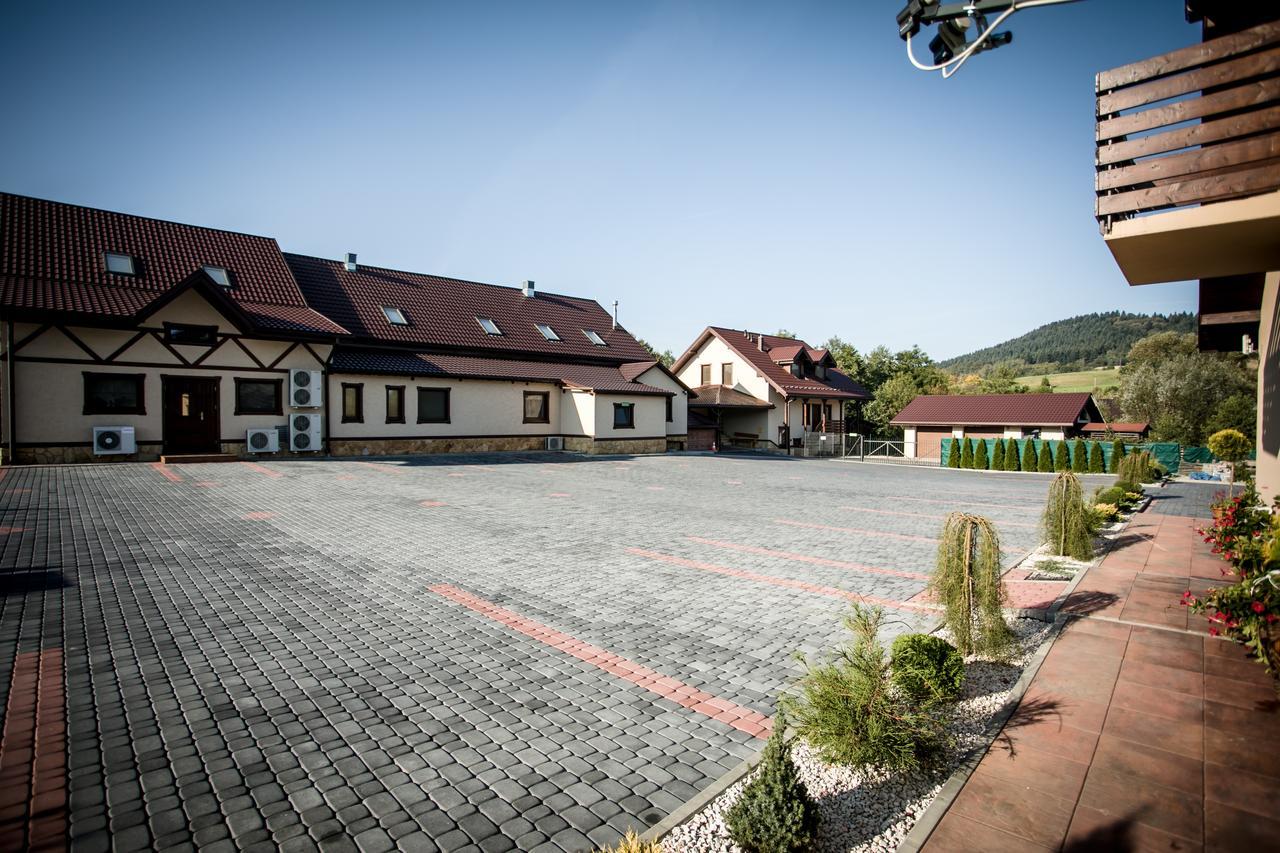 Stary Lwow Bed and Breakfast Korczyna  Buitenkant foto