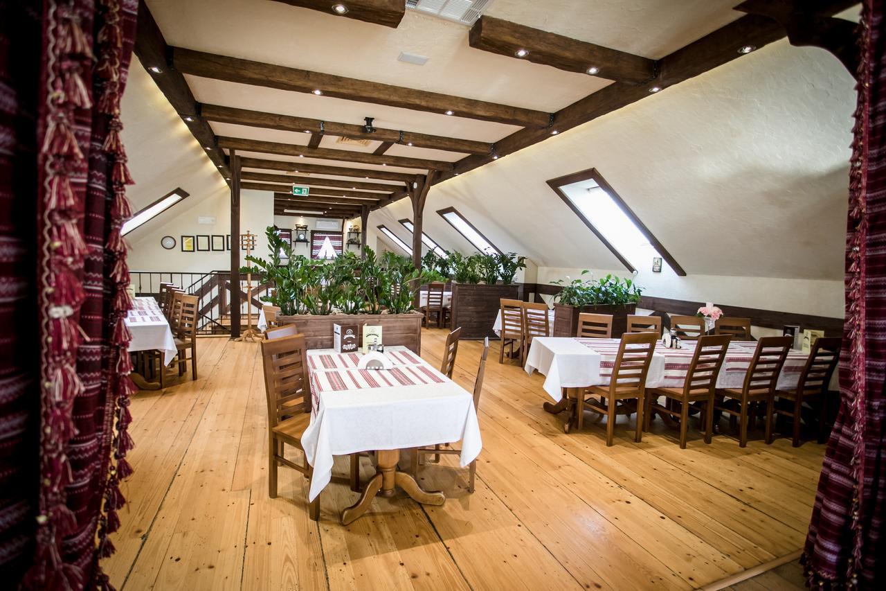 Stary Lwow Bed and Breakfast Korczyna  Buitenkant foto